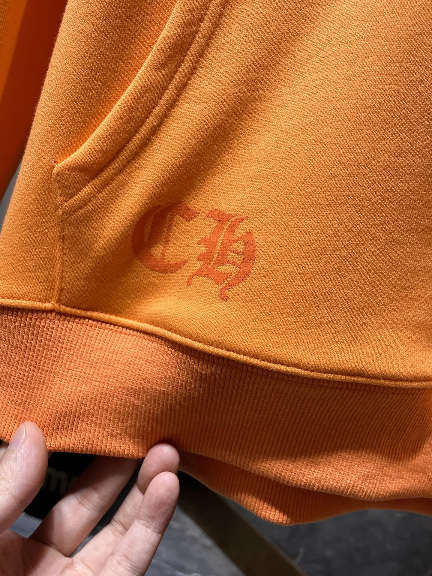 P240 Chrome Hearts Autumn and Winter 2025 Counter synchronization High-weight, environmentally friendly and high-quality top-quality fabrics Chrome Miami Ultra Limited Arm Horseshoe Hoody Counter synchronization 1:1 replica version Recommended colors: Limited green Limited orange Sizes: S, M, L, XL